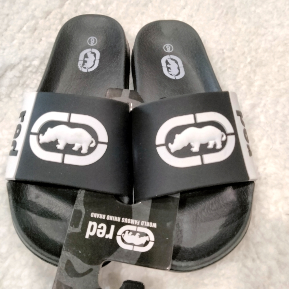 ECKO RED Ladies Pool slide sandals size 9 NWT rhino black white